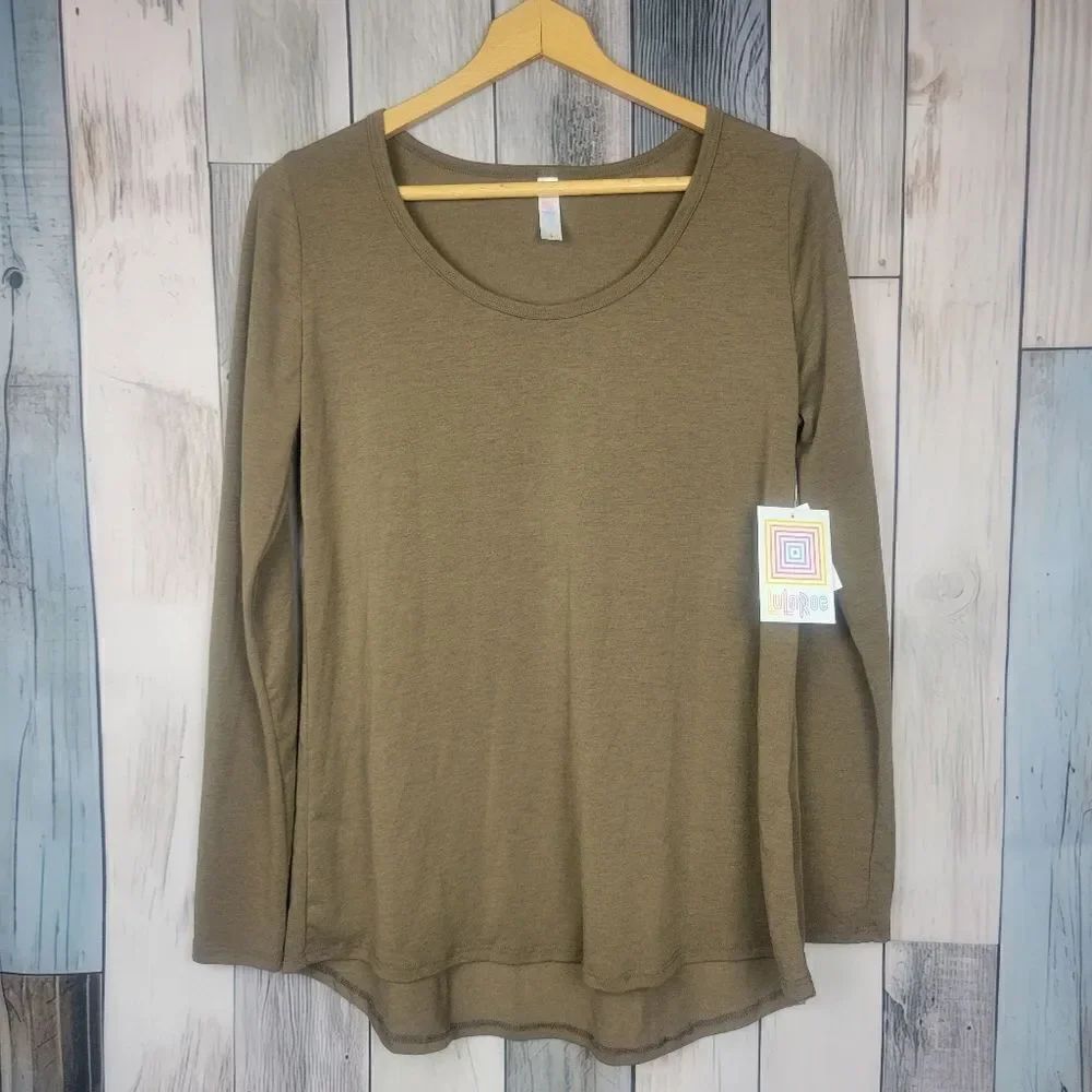 Lularoe Lynnae Long SleeveScoo Neck Shirt Olive size Small